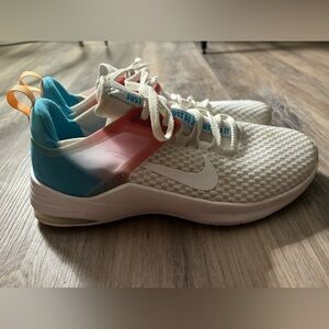 Nike Air Bella Tennis Shoes 👟